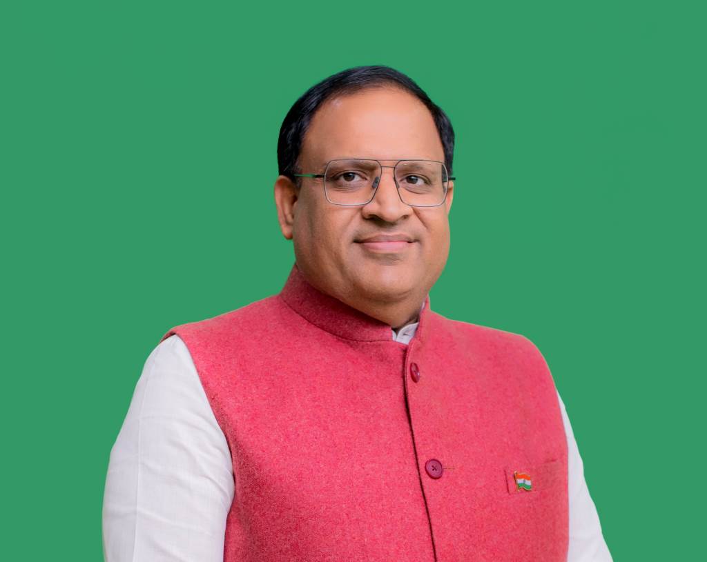 Revenue and Disaster Management Minister Vipul Goyal heard 14 complaints in the District Public Relations and Grievance Redressal Committee meeting resolved 11 complaints on the spot
